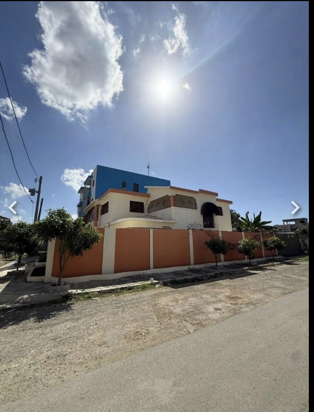Casa de 2 niveles con 5 habitaciones en Lucerna del Mar, Santo Domingo Este