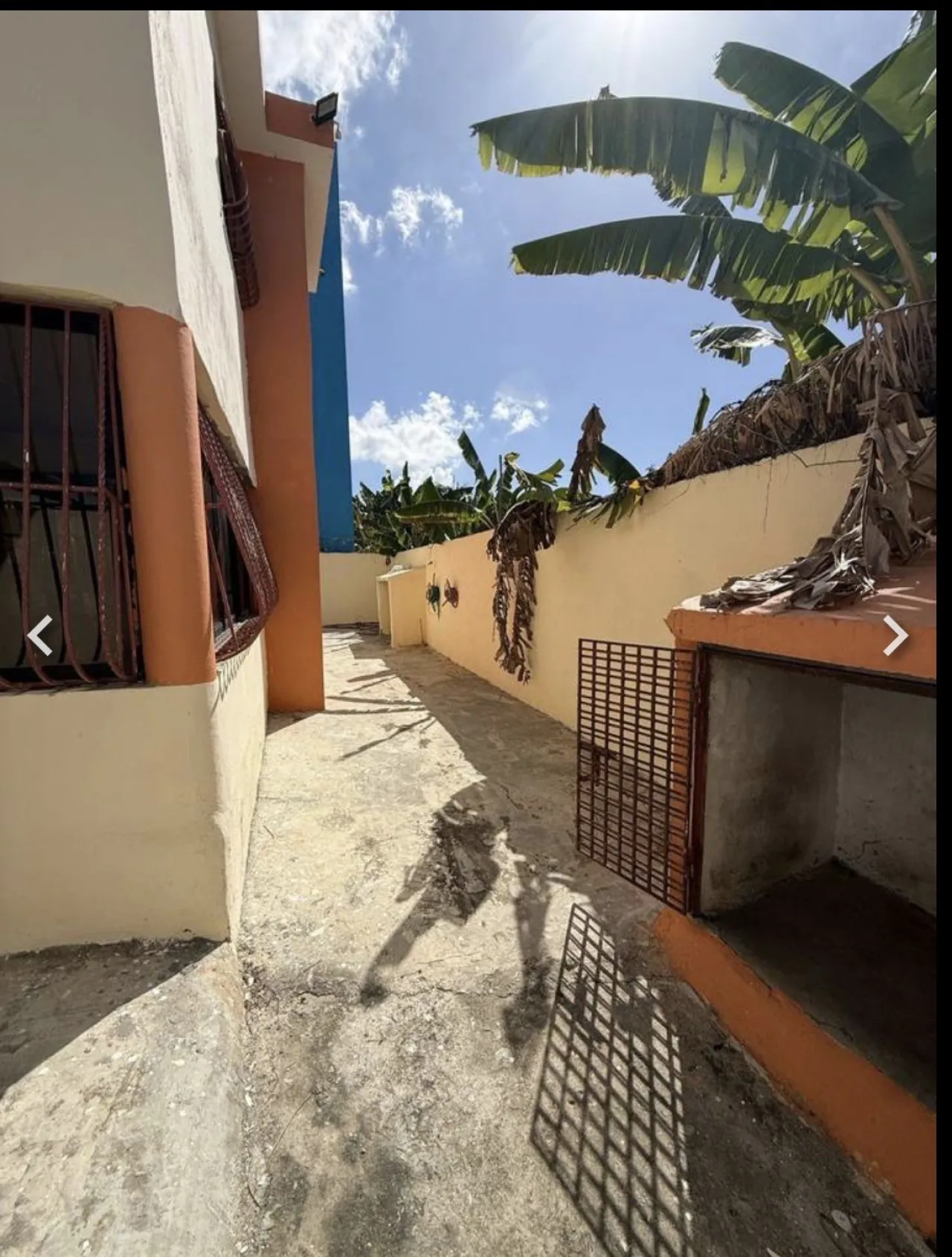 Casa de 2 niveles con 5 habitaciones en Lucerna del Mar, Santo Domingo Este